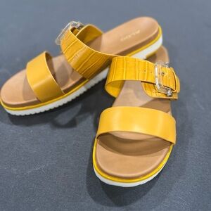 ALDO yellow 2 strap slide on sandals with buckle Women’s Shoe Size 10